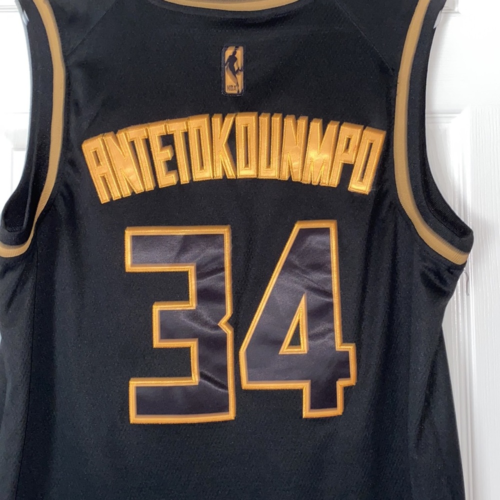 Nike Milwaukee Bucks Black and Gold Sleeveless Basketball Jersey - Picture 6 of 7